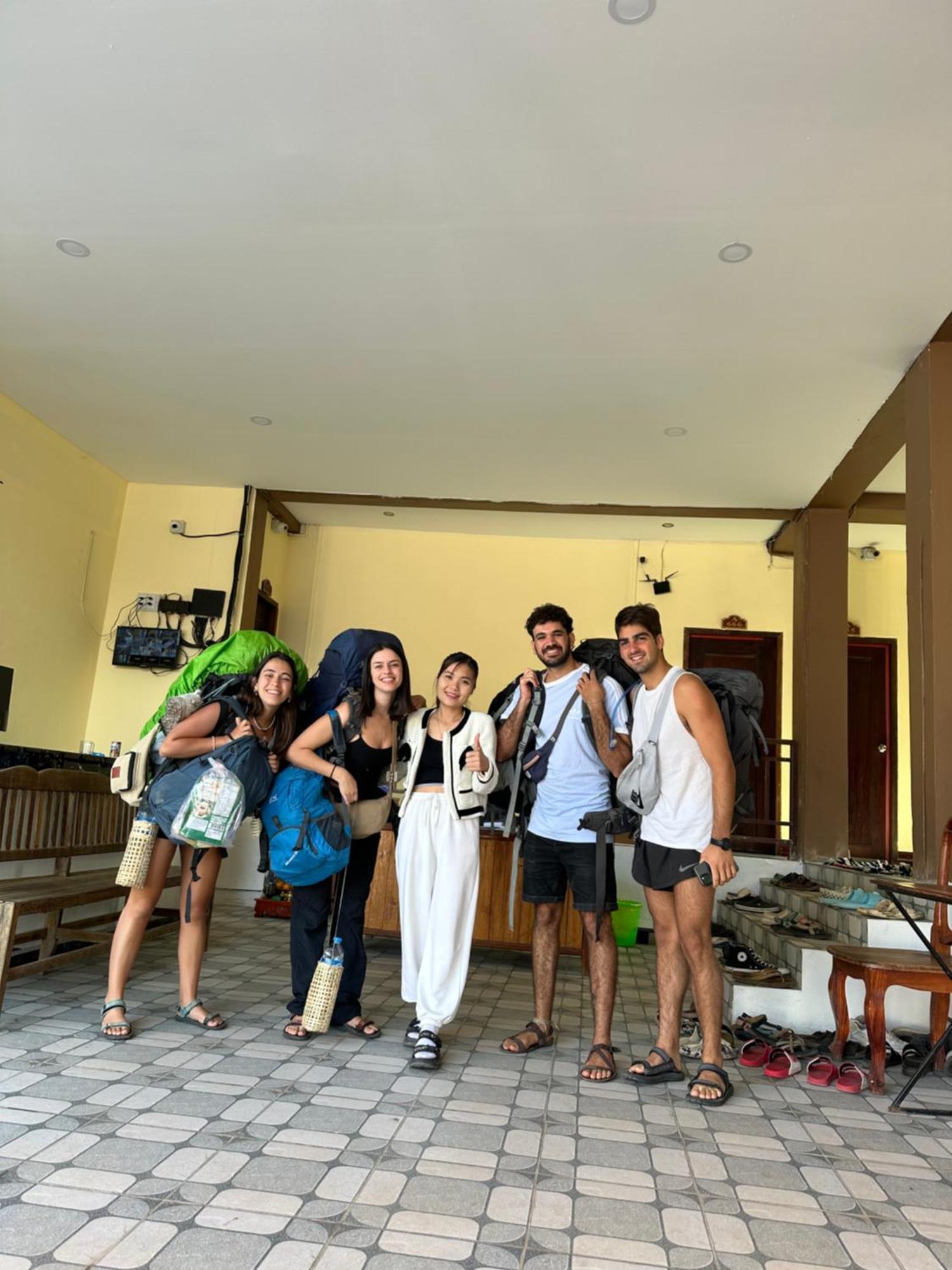 Vang Vieng Guesthouse 외부 사진