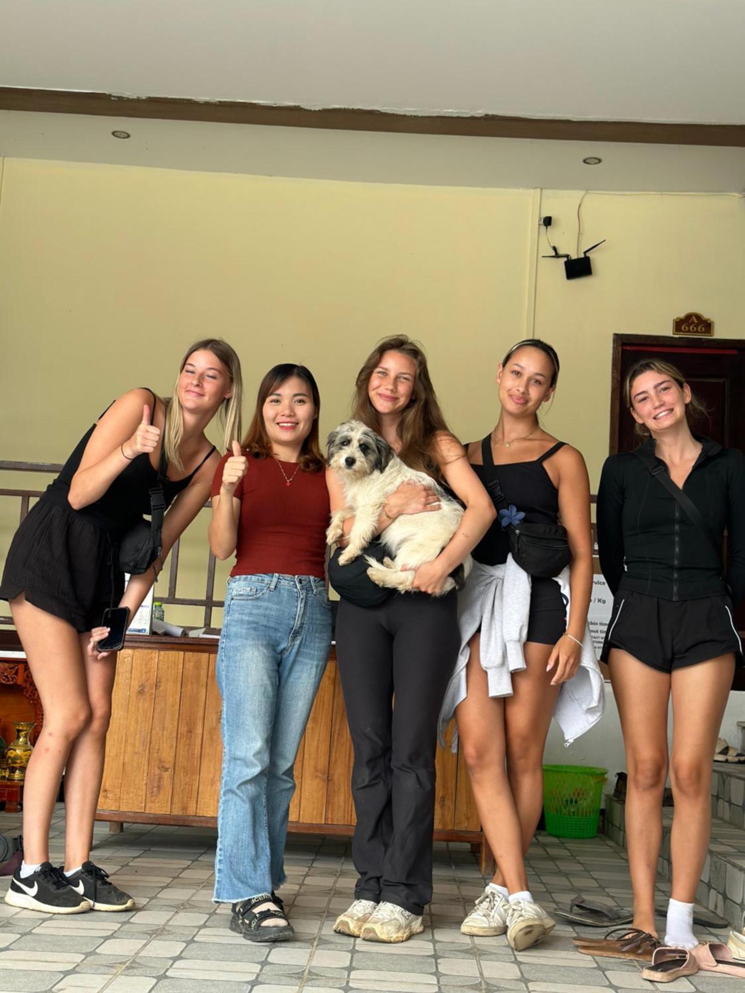 Vang Vieng Guesthouse 외부 사진
