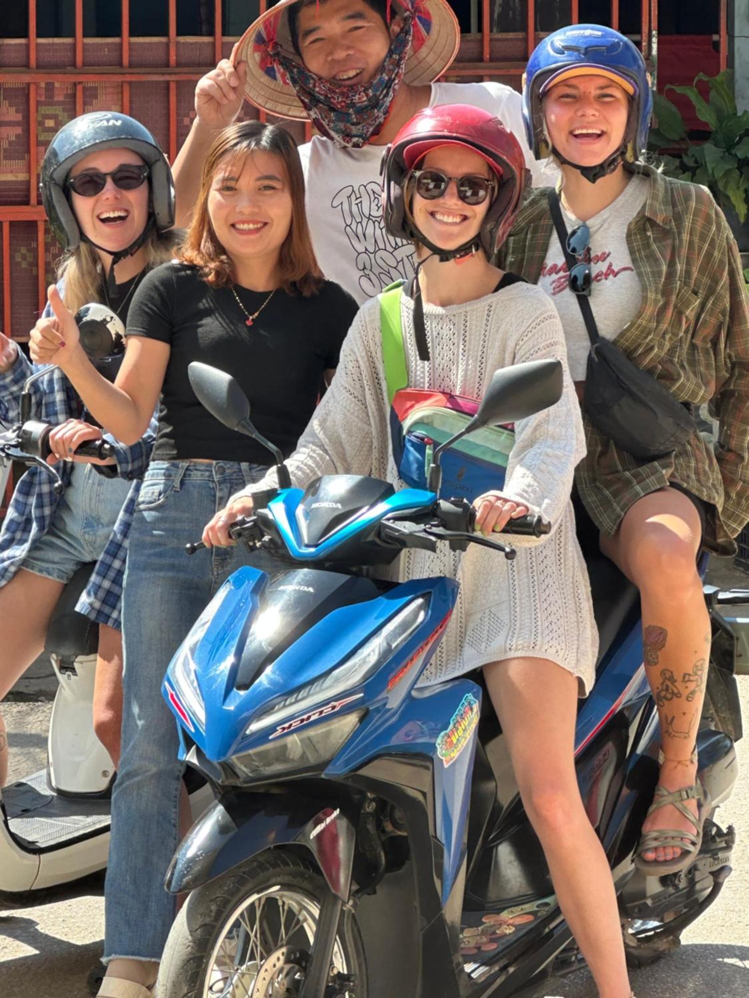 Vang Vieng Guesthouse 외부 사진
