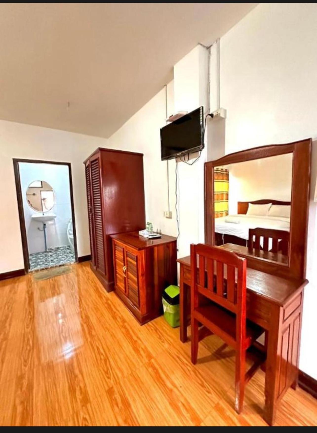 Vang Vieng Guesthouse 외부 사진